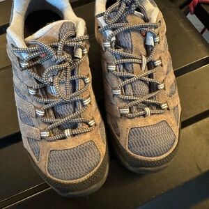 Merrell women winter shoe